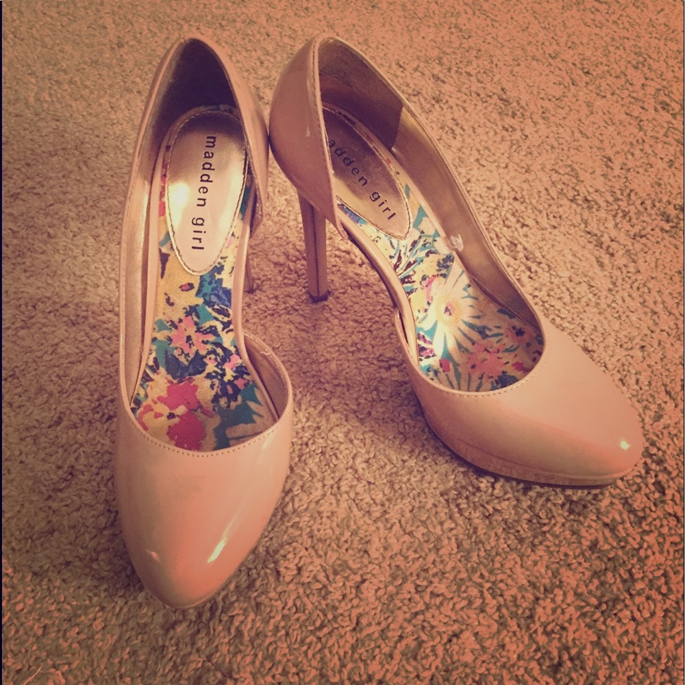 Madden Girl Nude Pump